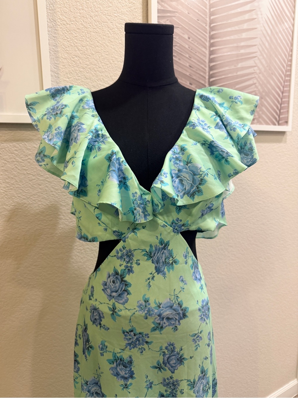 ASOS Green Maxi Dress with Blue Floral Print and Ruffle V-Neck - Picture 3 of 9